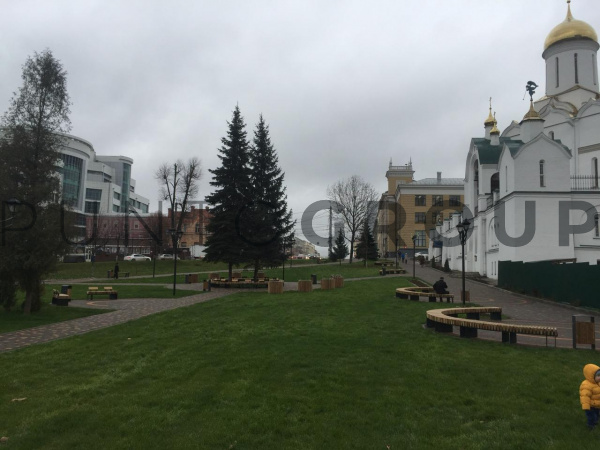 Скамейка Стенд/Stand без спинки радиусная, в п/м 