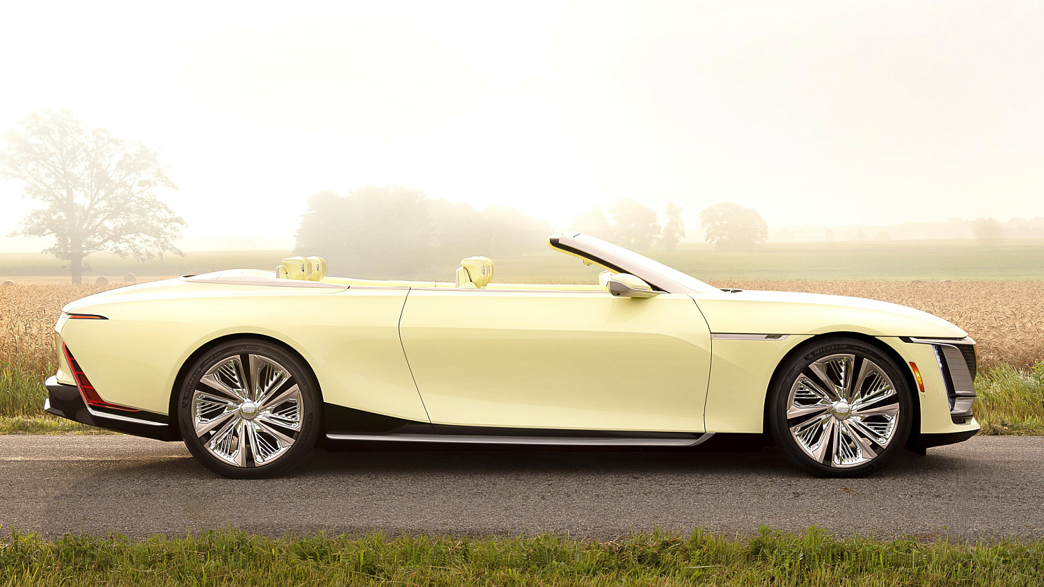 Cadillac SOLLEI: электрический кабриолет с баром